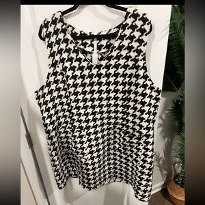 Houndstooth Sleeveless Top - Black and White